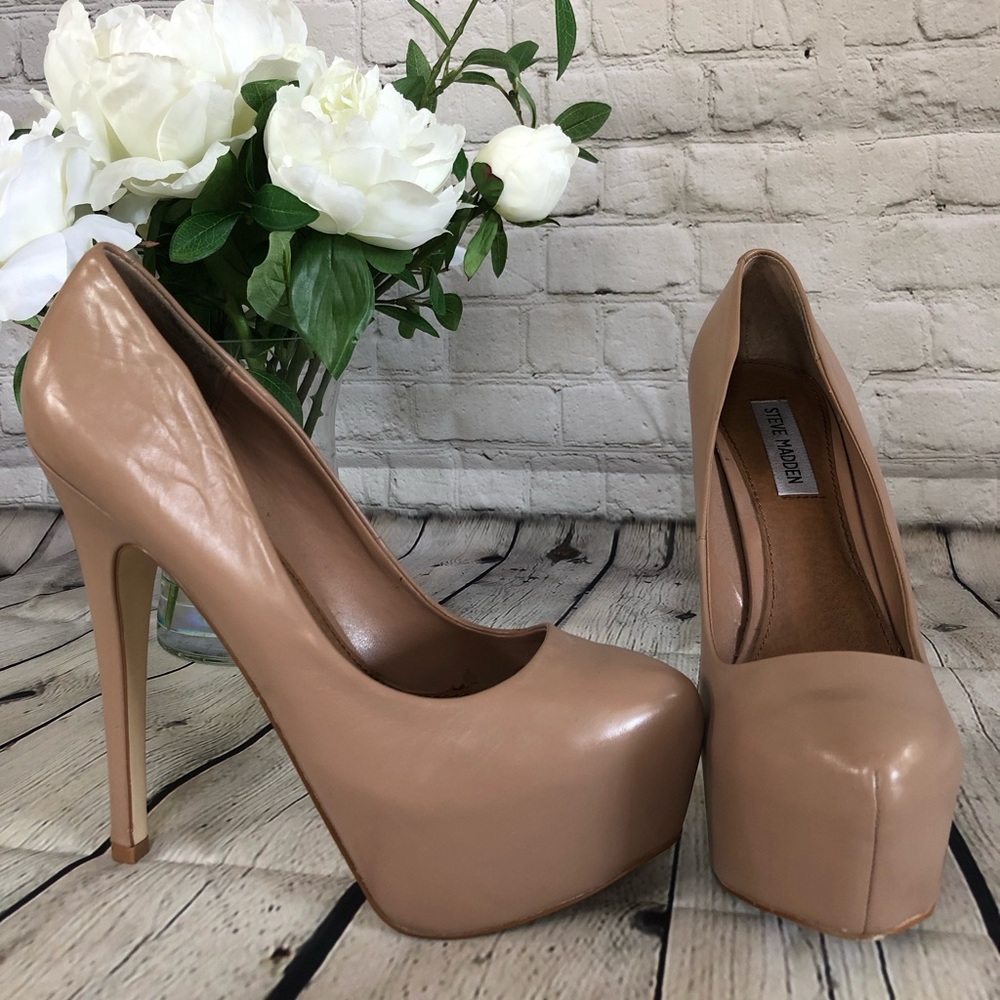 Steve Madden “Dejavu” Platform Heel